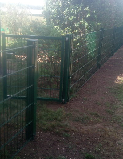 Pose portail et cloture rigide 4